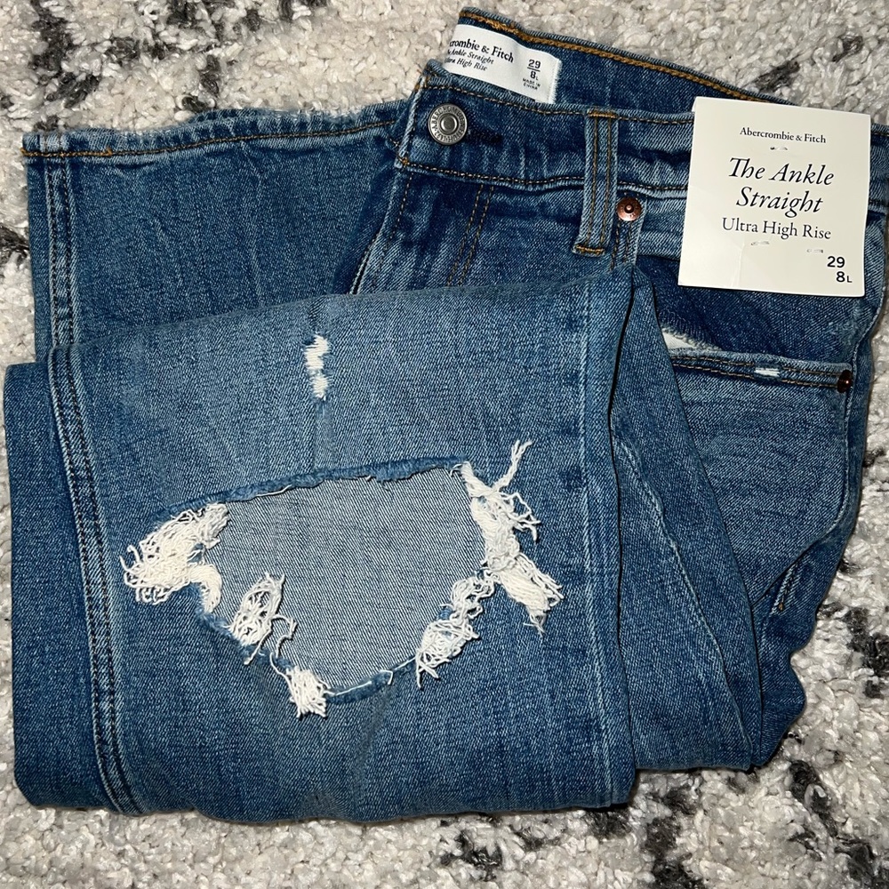 NWT 💖 Abercrombie & Fitch Ankle Straight